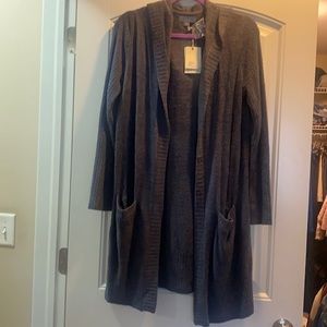 NWT BAREFOOT DREAMS HOODED CARDI